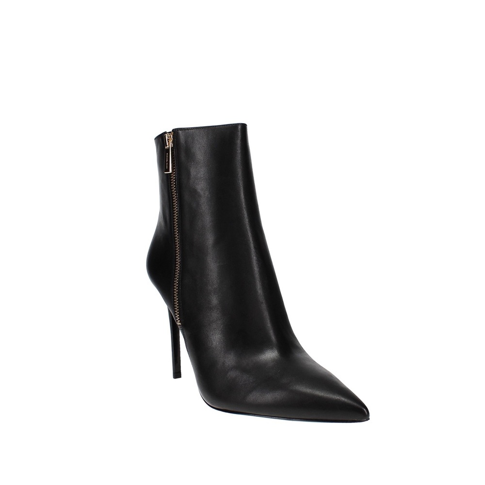✨ MICHAEL KORS LEATHER BOOTS ✨